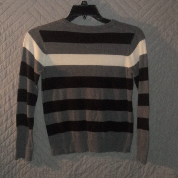 Boys children's place long sleeve sweater size M - Picture 4 of 4